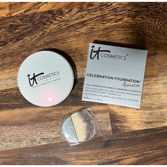 It Cosmetics Celebration New Foundation Illumination - Color Rich - Picture 2 of 4